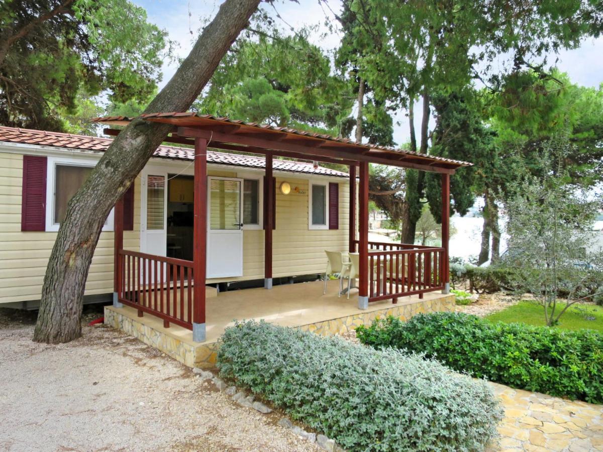 Holiday Home Camp Rozac - Tgr215 Trogir Luaran gambar