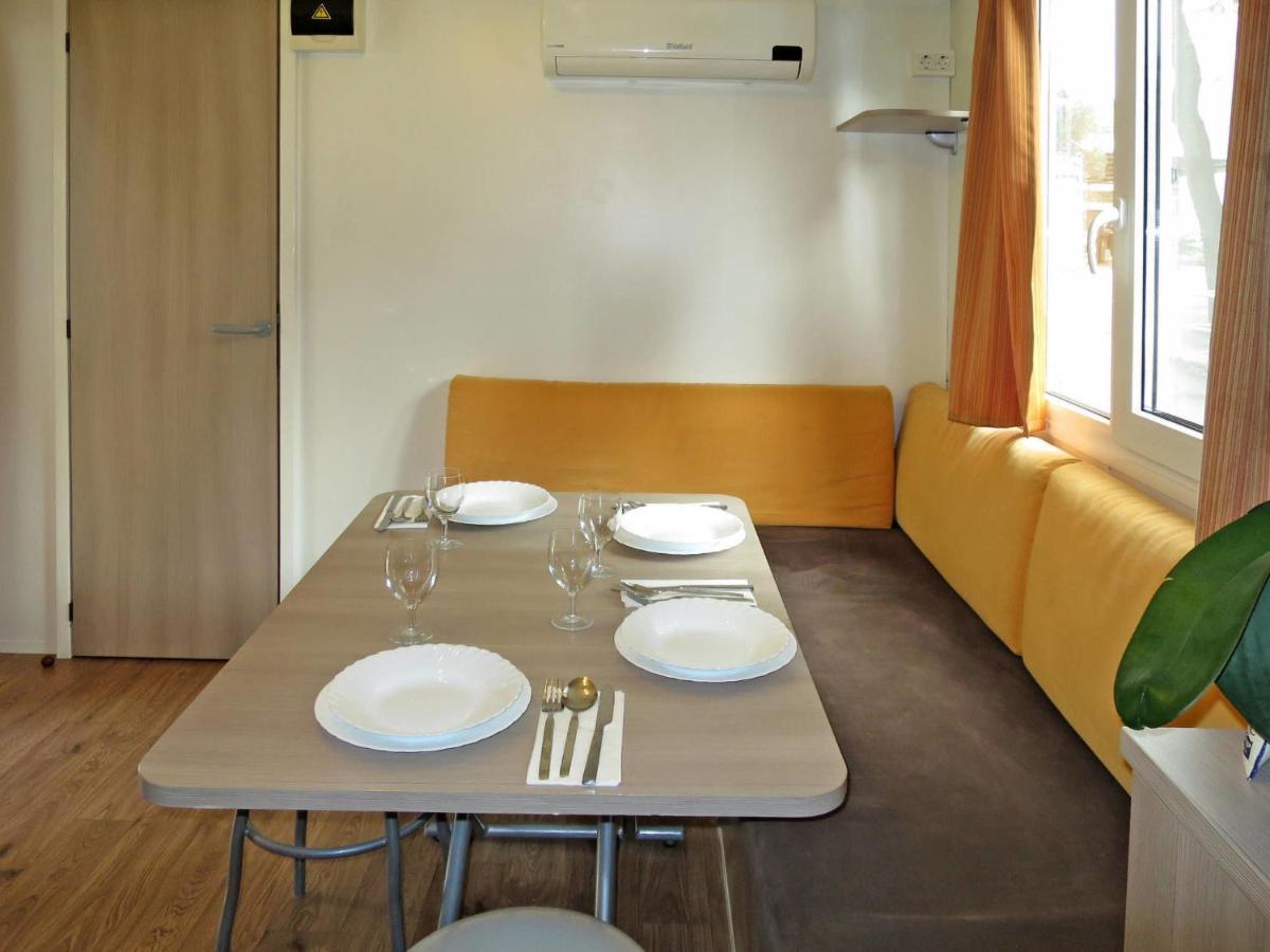 Holiday Home Camp Rozac - Tgr215 Trogir Luaran gambar